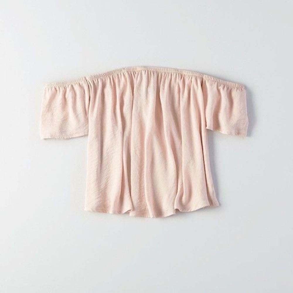 ✨AMERICAN EAGLE Satin Off the Shoulder Flowy Top✨